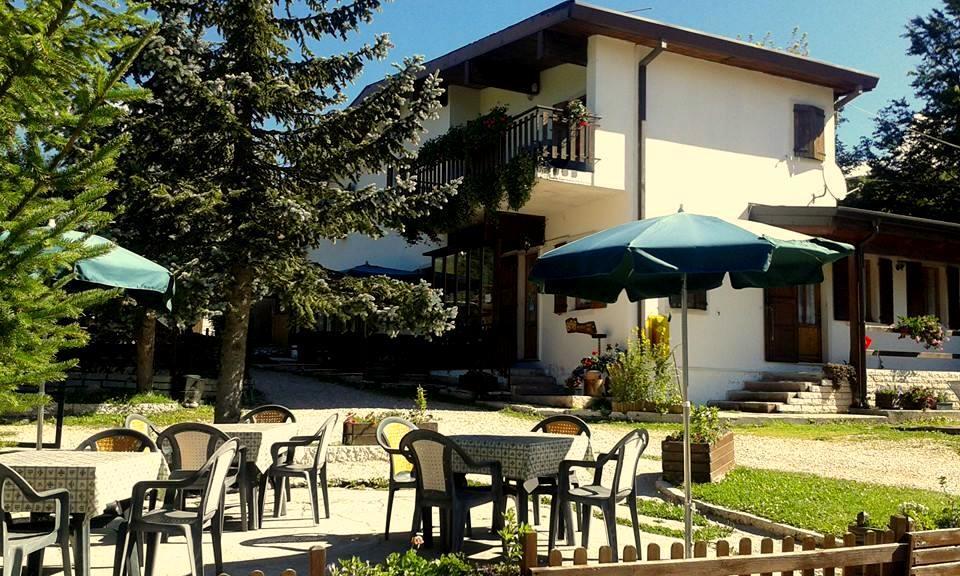 Campeggio Branchetto Hotel Bosco Chiesanuova Exterior photo