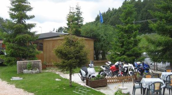Campeggio Branchetto Hotel Bosco Chiesanuova Exterior photo