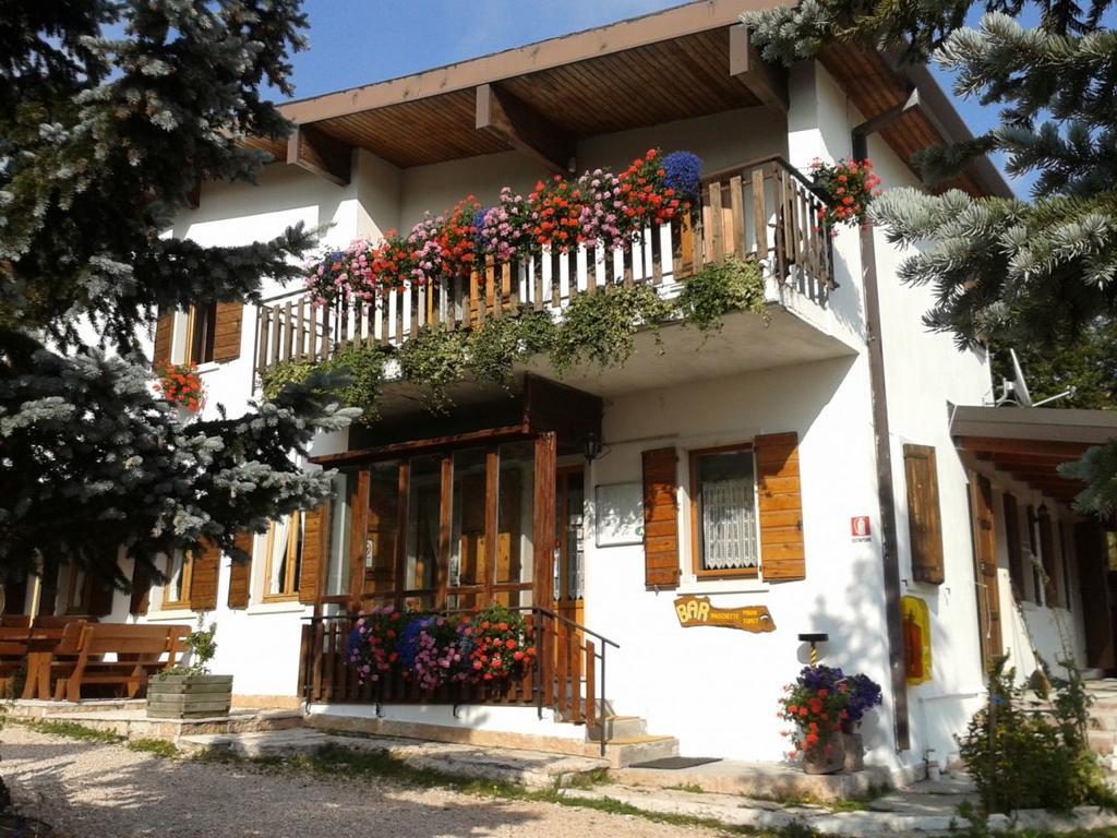 Campeggio Branchetto Hotel Bosco Chiesanuova Exterior photo